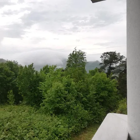 Sahile Yakin Dag Koyunde Bir * Trabzon