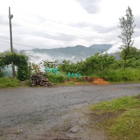 Villa Sahile Yakin Dag Koyunde Bir Trabzon